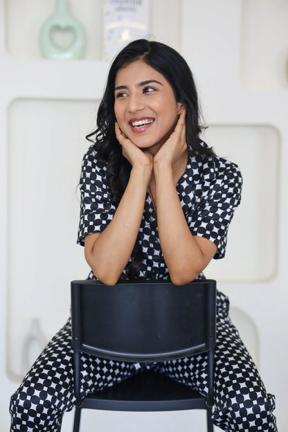 Night Wear Satin Black & White Color Geometric Printed Night Suit